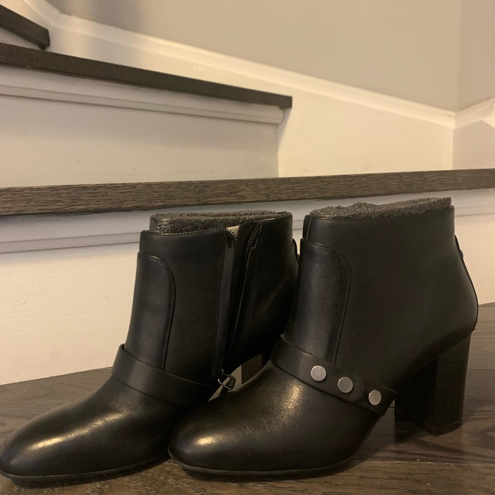 Brand new without box boots size 7.5 fits like 7